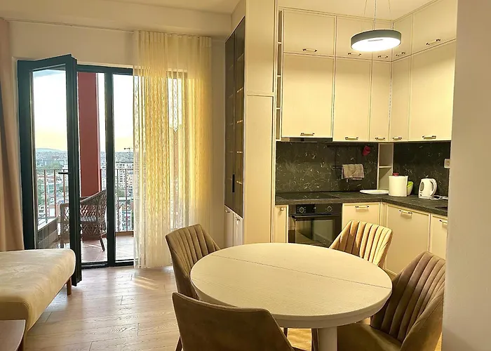 Garden Building * ティラナ